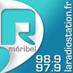 Logo da emissora R Meribel 97.9 FM