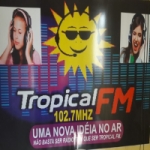 Logo da emissora Rádio Tropical FM