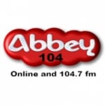 Logo da emissora Abbey 104.7 FM